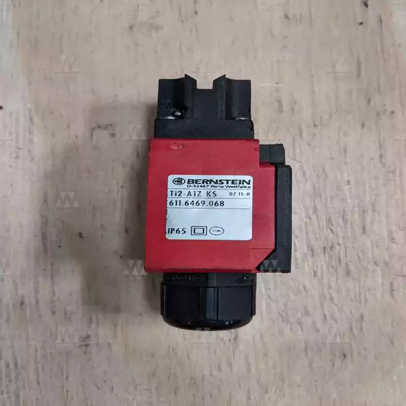 100-3022 | IP54 CONTACT (WATERPROOF)