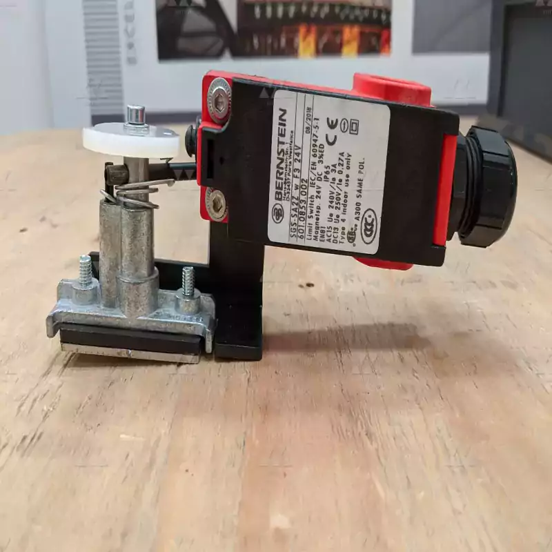 1040446A01 | EMERGENCY SBLOQ. KIT W/SAFETY CONTACT H=41 ELECTRICAL RESETTABLE 24V (NC-NC)